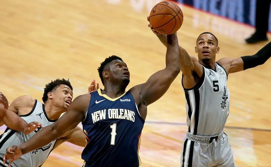  锡安暴扣炸裂篮筐鹈鹕终结灰熊七连胜  