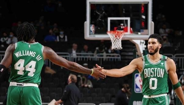  杰伦布朗末节发威凯尔特人逆转篮网迎来四连胜  